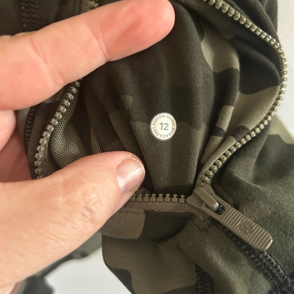 Lululemon Define Heritage 365 Camo Olive jacket - Picture 5 of 7